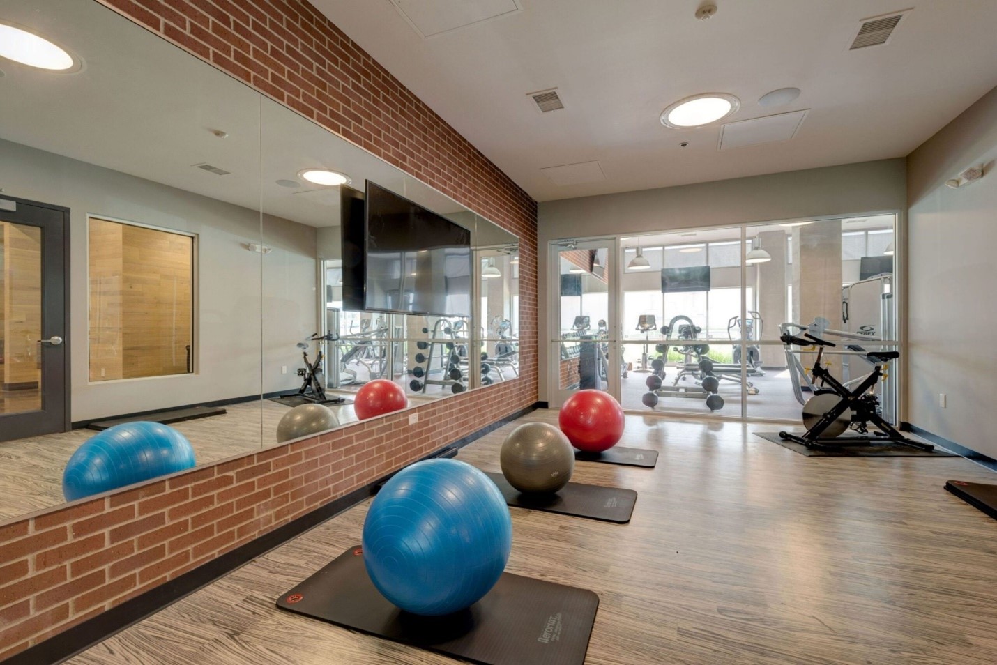 Yoga and Cycling studio (1)