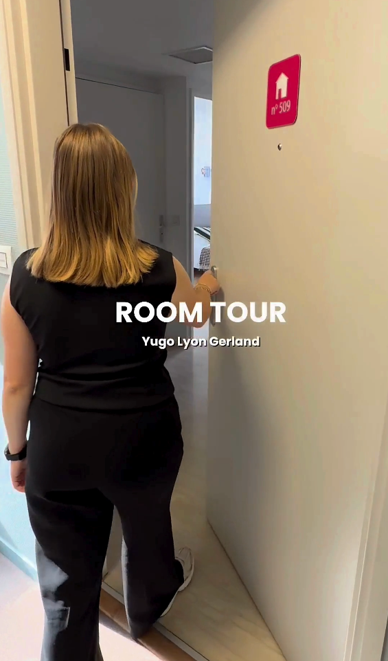 Thumbnail Room tour video